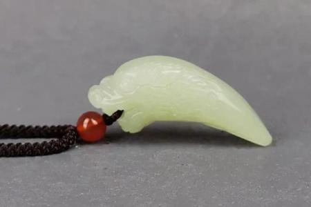 路旁土命人适合佩戴的玉石推荐与解析