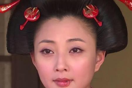 脸上有两个酒窝的命运象征与人生启示