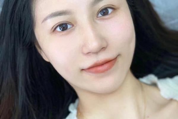 眉尾缺失的女性，命运背后的深意与启示