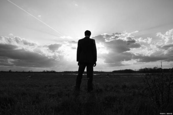 离婚男人的半条命：探讨分离对男性心理和生活的影响