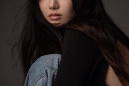 命占两个女人的意义与启示：探寻自我与情感的深度