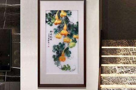 炉中火命的玄关挂画推荐：色彩与风水的完美结合